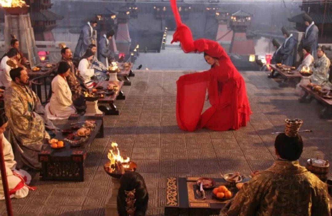 hga030皇冠网址_拍一部烧掉几亿的大烂片hga030皇冠网址，最近突然被捧“有种经济上行的美”