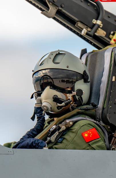 皇冠信用网登1_1668对325架！中日战机2025年的最新对比皇冠信用网登1，中国空军稳压日本空自