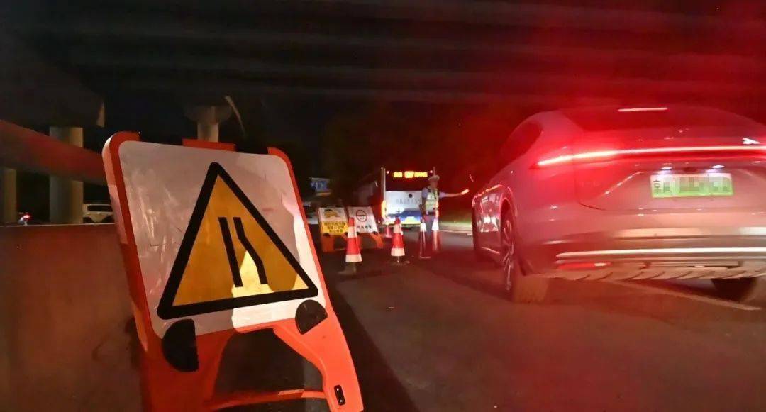 皇冠信用网登2代理_边骑车边喝啤酒解暑?北京交警:1438人“醉”上加罚皇冠信用网登2代理!