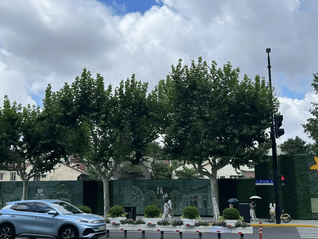 皇冠信用在线注册_20.03万元/平方米！浙商大佬女儿在上海竞得国内“单价地王”皇冠信用在线注册，公司工作人员低调现身土拍大楼，“不好意思，无可奉告”