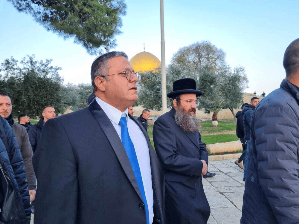 皇冠信用盘正网
_以色列国家安全部部长再次进入阿克萨清真寺