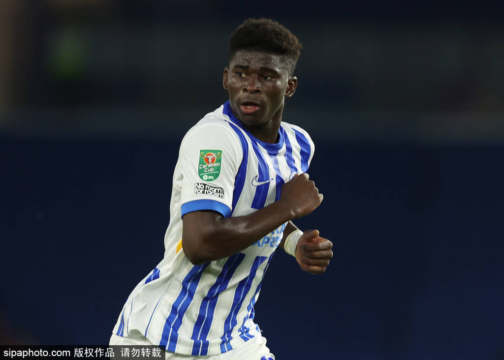 瑞士甲组联赛_曼联转会风云：B费若赴沙特瑞士甲组联赛，巴莱巴身价飙升至1亿镑的背后故事