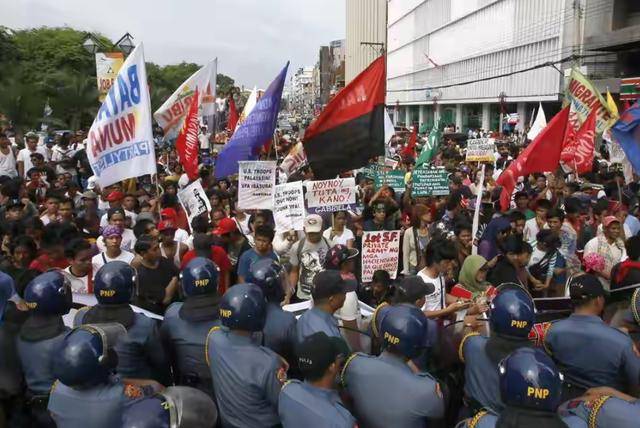 乌拉圭甲组联赛 | 中国建设黄岩岛乌拉圭甲组联赛,菲律宾大规模抗议示威!乌克兰卖菲“南海神器”