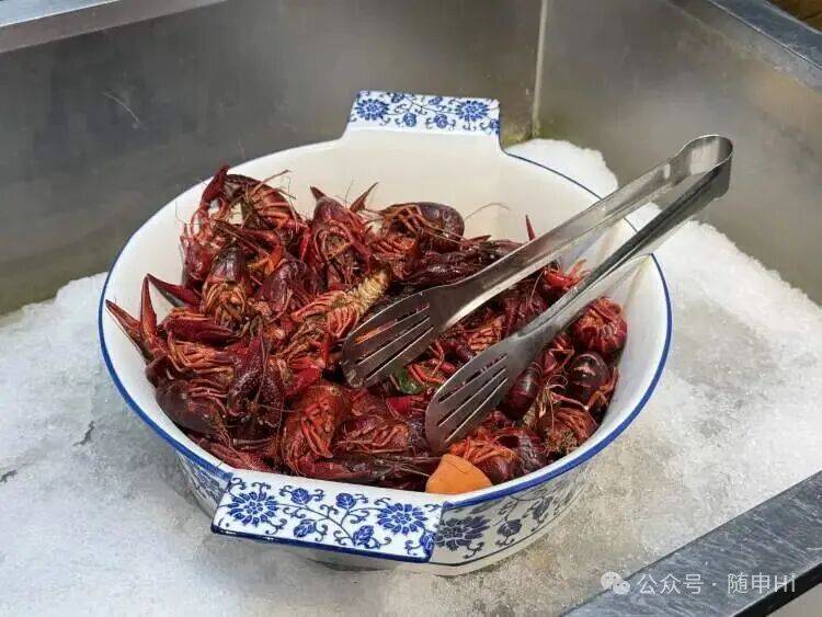 皇冠信用網代理如何申请_上海五星级酒店皇冠信用網代理如何申请，突然大排长龙！25元装满满一盒，菜品可自选，市民直呼划算