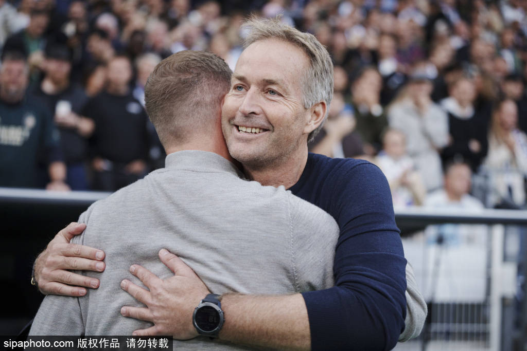 足球外盘在哪里可以买_4-3逆转!3-1拿下!中超疯狂一夜:蓉城+申花紧追海港足球外盘在哪里可以买,积分榜更新,争冠太刺激了