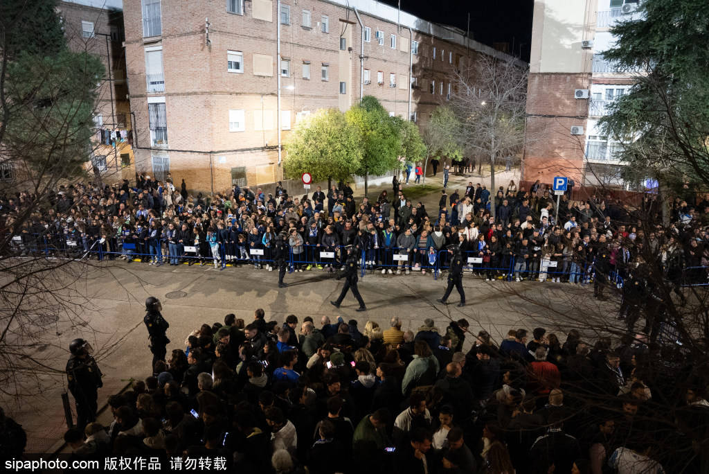 皇冠投注网址_皇家马德里球员对哈维·阿隆索被解雇的反应：姆巴佩率先发声皇冠投注网址，队内态度分化