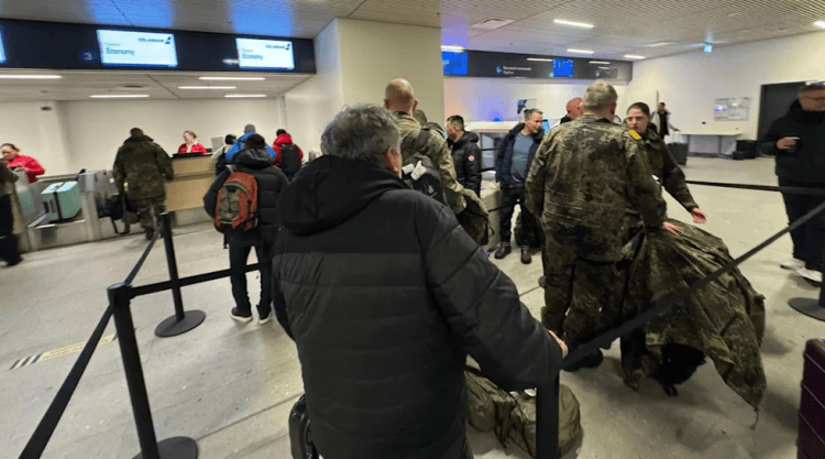 皇冠 tg@hga010
_德媒:德国军事人员突然秘密撤离格陵兰岛